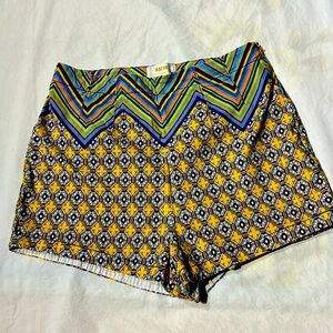 Multicolor Geometric Pattern Women Shorts size 4